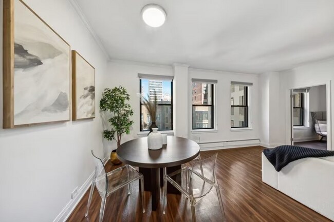 Foto del edificio - 120 E Chestnut St