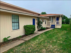 Building Photo - 2319 Observation Dr