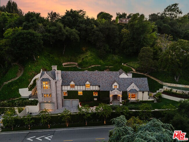 Foto del edificio - 10950 Bellagio Rd