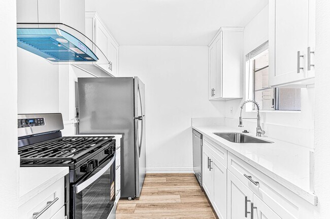 Foto del edificio - 1070 Loma Ave