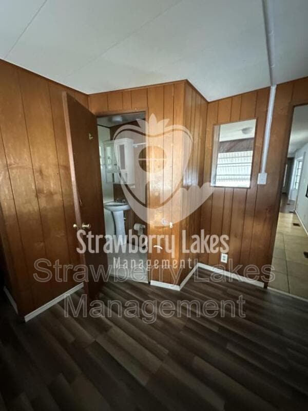 Foto del edificio - 121 Lakeside Dr