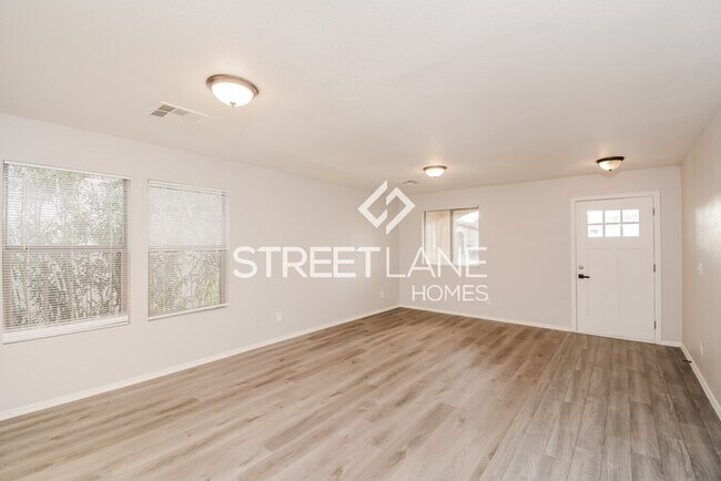 Foto del edificio - REDUCED! - NOW OFFERING $1000 OFF THE FIRS...