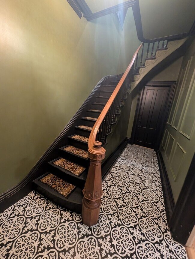 Foto del edificio - 244 Virginia St