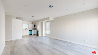 Building Photo - 307 Rosemont Ave