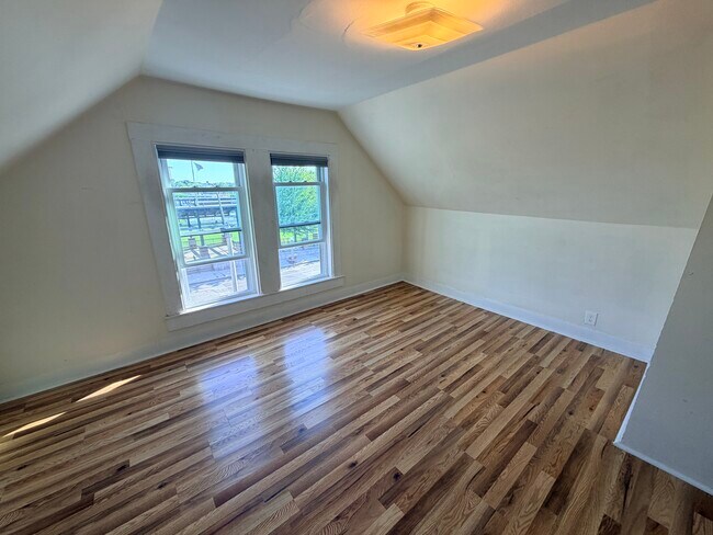Building Photo - 541 Broadway