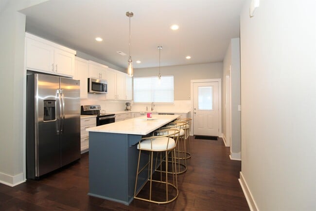 Building Photo - 2039 S Florida Way