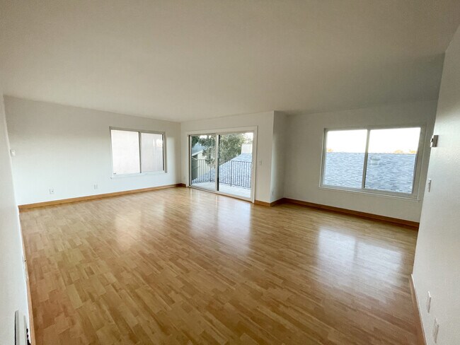 Foto del edificio - 4242 6th Ave