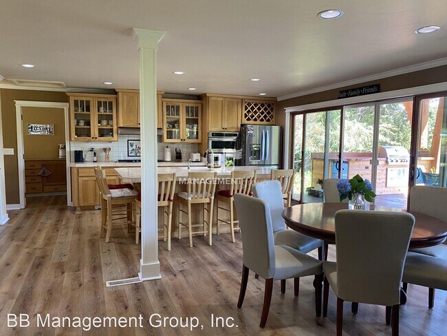 Foto del edificio - 4 br, 3.5 bath House - 12362 NW Coleman Drive