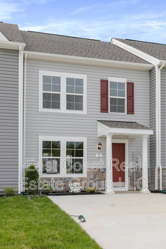 Foto del edificio - 11 Mengel Rd