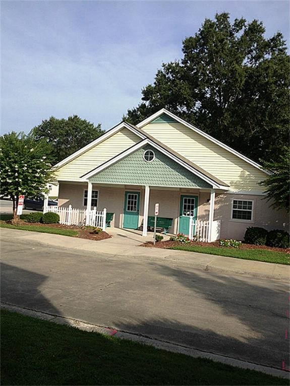 111 Royal Ln, Clinton, NC 28328 Townhouse for Rent in Clinton, NC