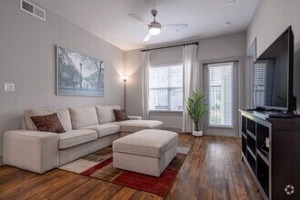 Interior Photo - The Broadway