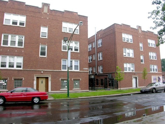 Building Photo - 7752-7758 S Racine Ave