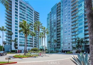 Building Photo - 13600 Marina Pointe Dr