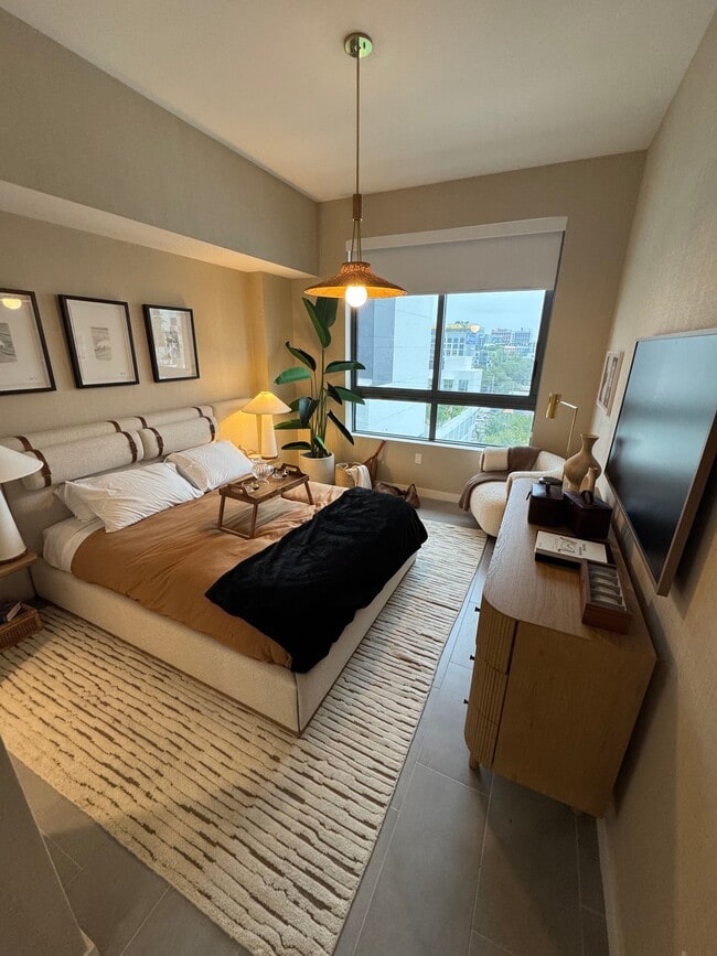 Building Photo - 122 NE 23rd St