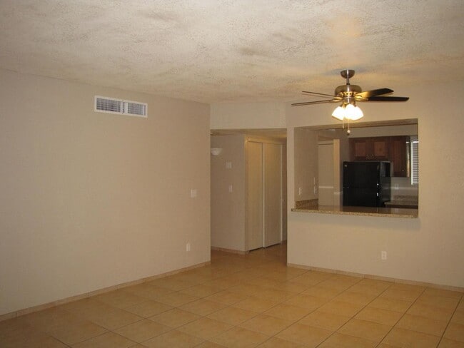 Building Photo - 3320 S Placita Saltillo