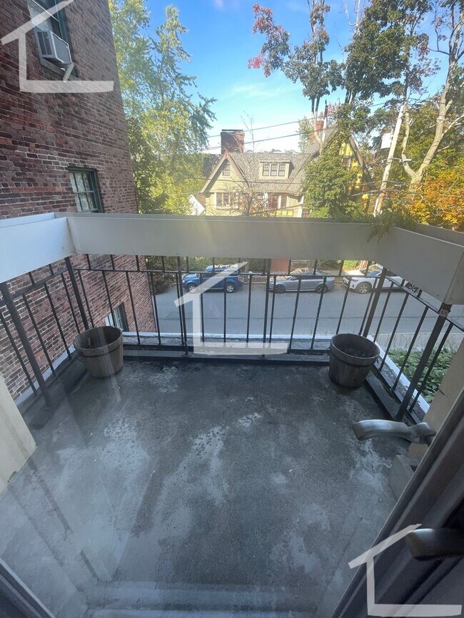 Foto del edificio - Newly renovated 2 bed near the heart of Washington Square in Brookline!