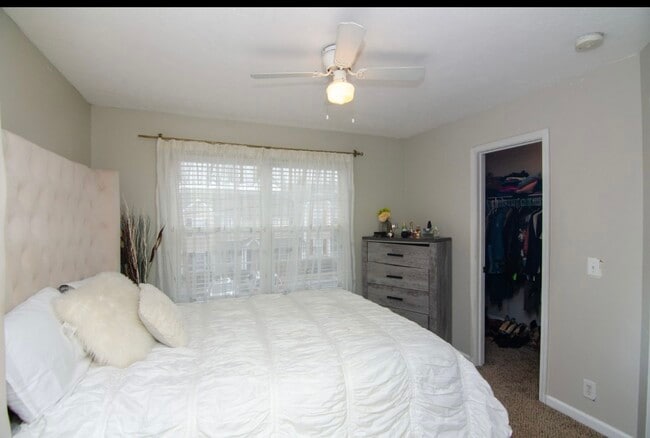 Building Photo - 4016 Cody Dr