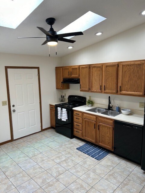 Building Photo - 1555 Windridge Pl