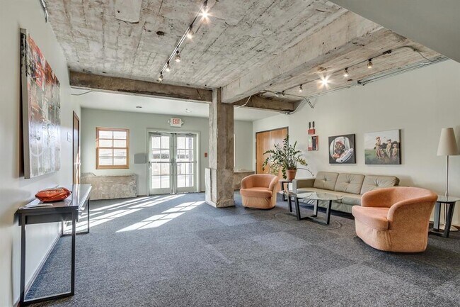 Foto del edificio - 1209 N Harvey Ave