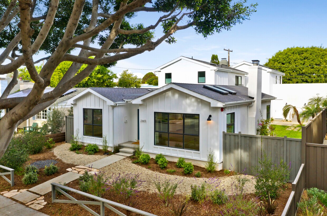 Foto principal - 2415 Cloverfield Blvd