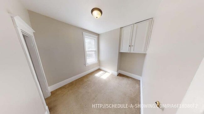 Building Photo - 215 W Prospect St