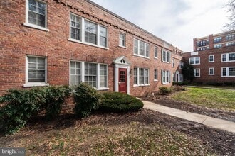 Building Photo - 1713 N Troy St