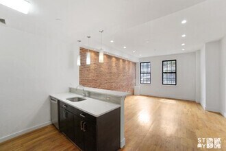Building Photo - 35A Lexington Ave