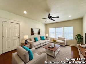 Foto del edificio - 1535 W Woodlawn Ave