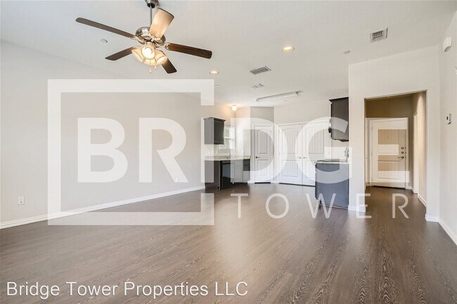 Foto del edificio - 4 br, 2.5 bath House - 1344 Lake Crest Lane
