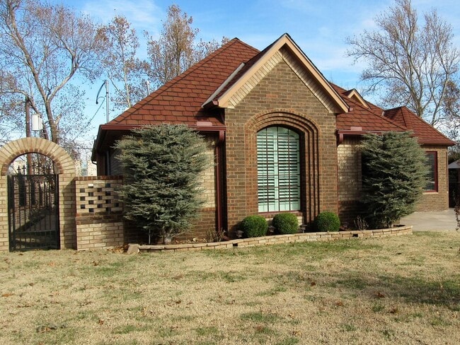 Building Photo - 7709 NW 21st St