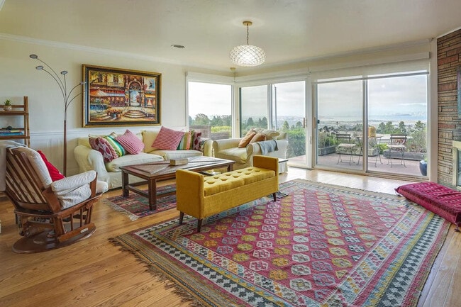 Building Photo - 11 Kenilworth Dr