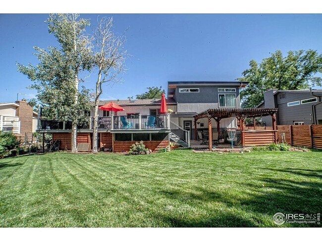 Building Photo - 5 Bed 3 Bath Home in South Boulder W/Solar.
