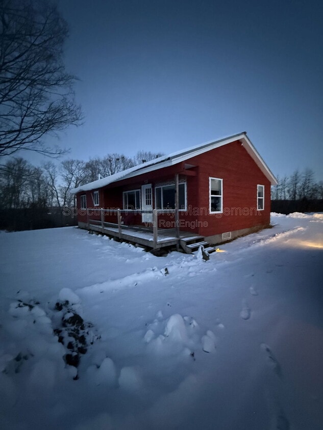 Foto principal - 428 McGrath Pond Rd