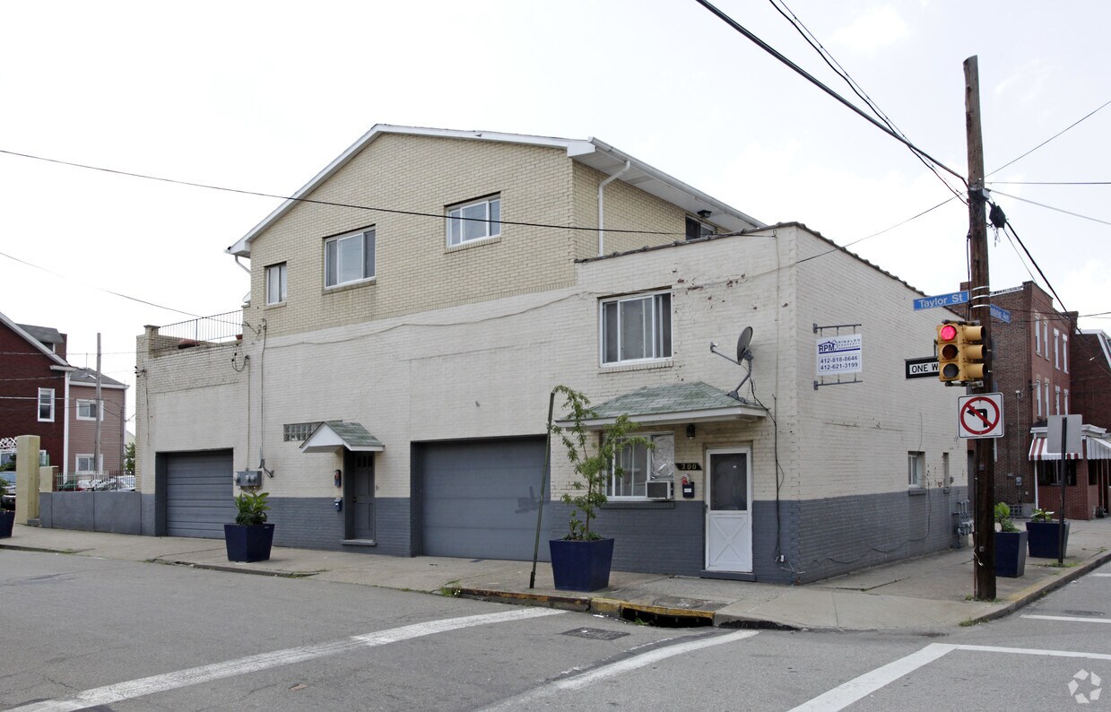 Primary Photo - 200 Taylor St