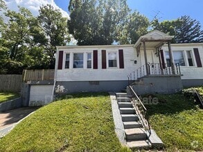 Building Photo - 344 W Parkwood Dr
