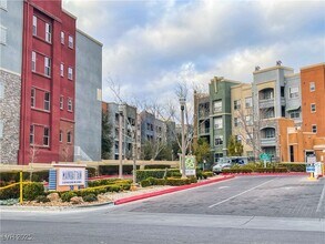 Building Photo - 38 E Serene Ave