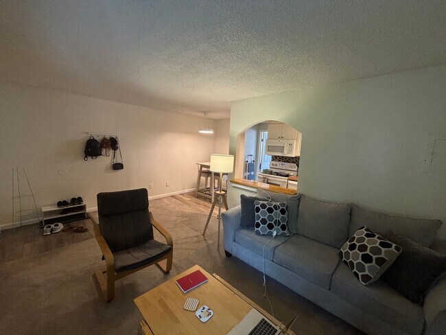 Building Photo - Jasmine Condos Updated 1 bd/1ba