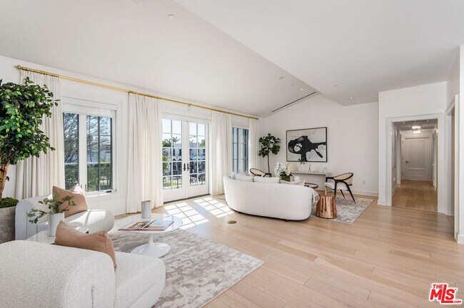 Building Photo - 15225 Palisades Village Ln
