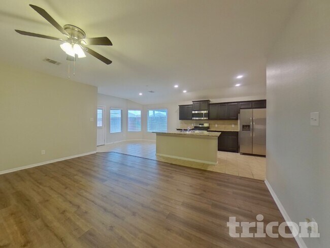 Building Photo - 752 Rutherford Dr