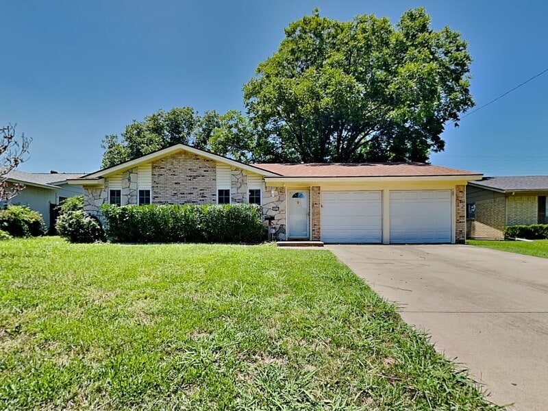 Primary Photo - 3013 Esters Ct