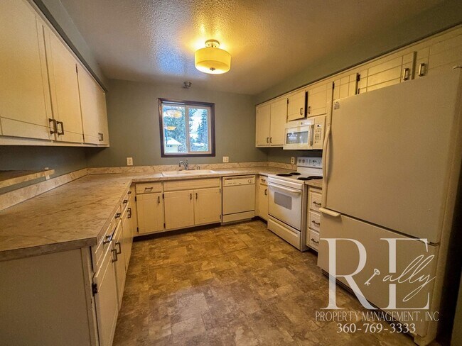 Foto del edificio - Cozy 3-Bedroom Home in Desirable Poulsbo Neighborhood
