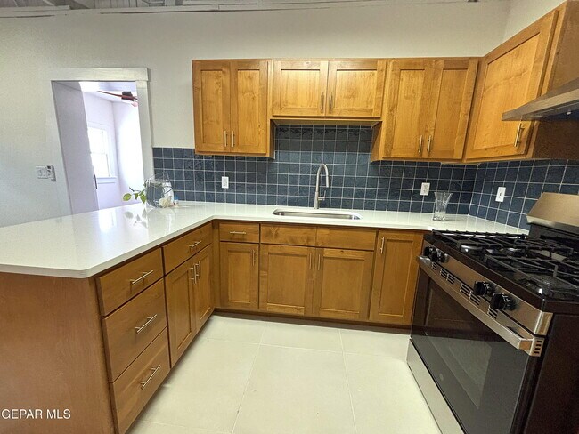 Foto del edificio - 3116 Wheeling Ave