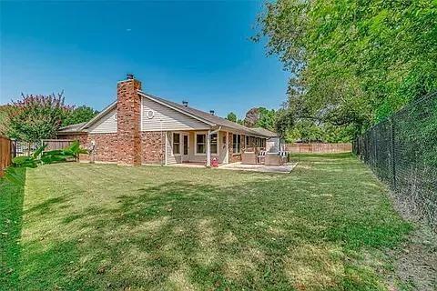 Building Photo - 8629 Crestview Dr