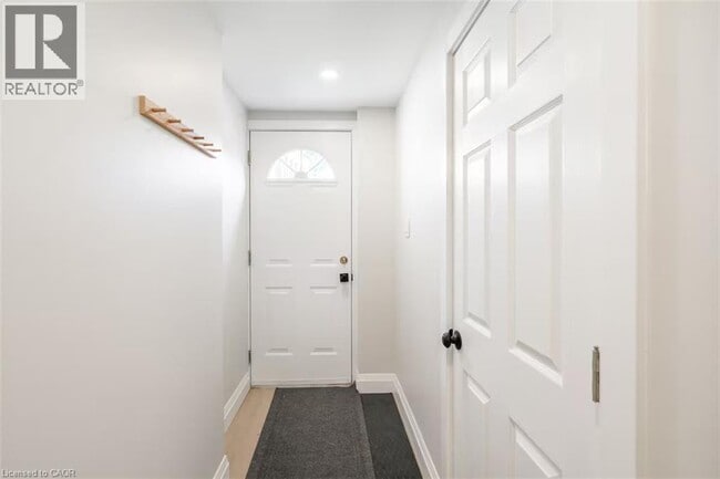 Building Photo - 73 Cranbrook Dr