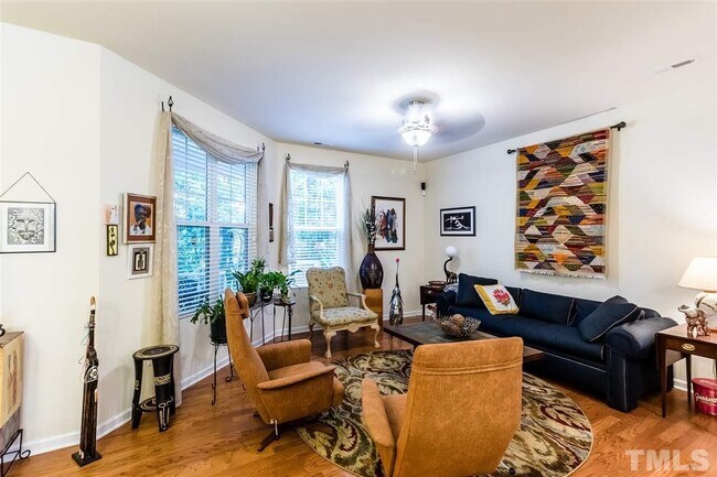 Foto del edificio - 922 Saratoga Dr