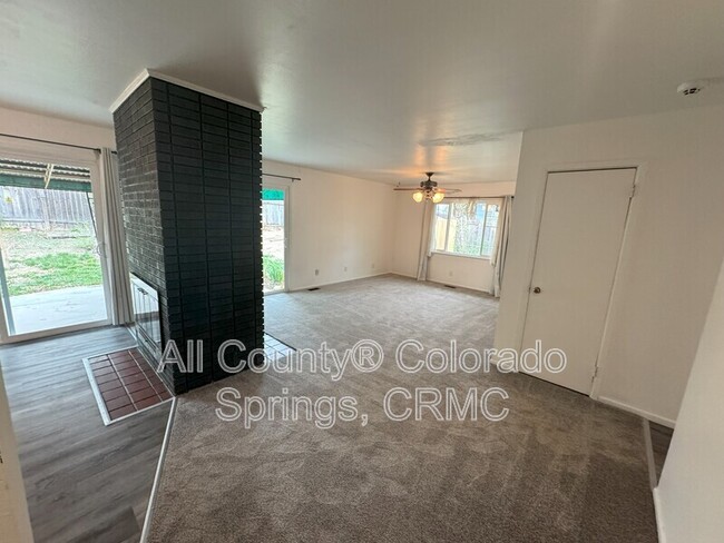 Building Photo - 705 Rosemont Dr