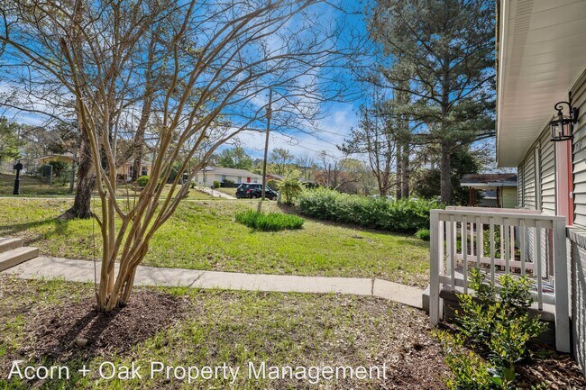 Building Photo - 3 br, 1 bath House - 716 Lunar Dr