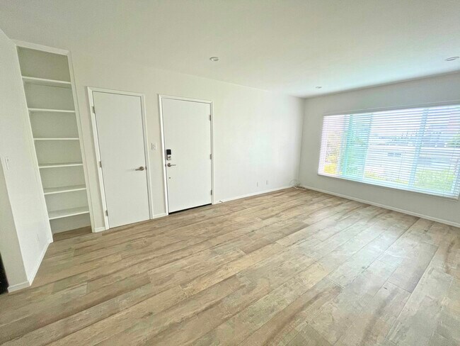 Foto del edificio - 1676 Manning Ave