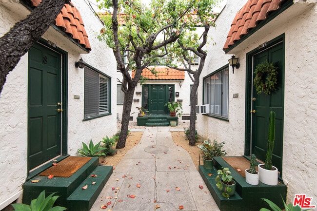 Building Photo - 522 N Alta Vista Blvd