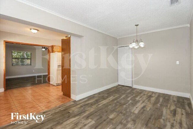 Foto del edificio - 7000 SW 12th St